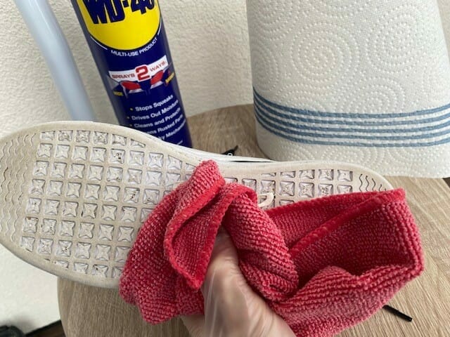 Comment enlever du chewing-gum collé sur des chaussures ? - WD-40 België